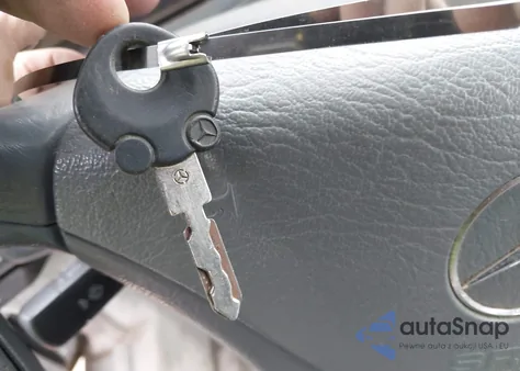 1999 Mercedes-Benz Sl 500 z USA, uszkodzony, nr VIN WDBFA68F1XF187516